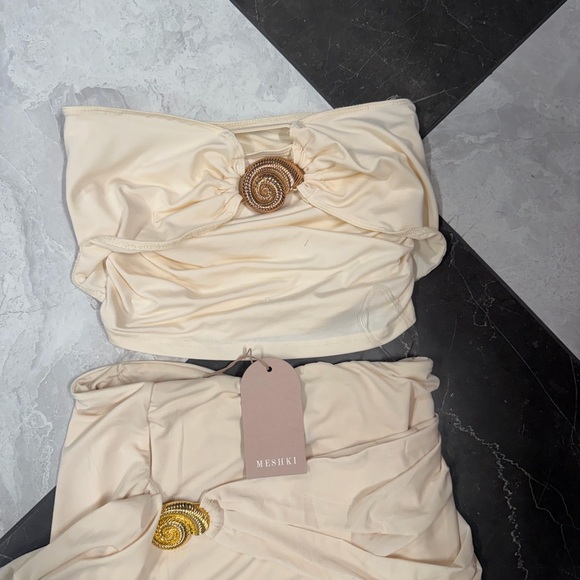 MESHKI shell skirt set Cream Two-Piece Set with Gold Accents - Picture 4 of 4